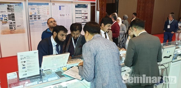 사진은 AEEDC 두바이 2020 전시회에서의 탑플란