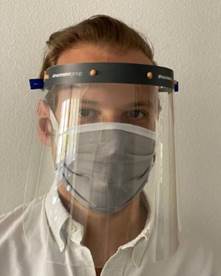 스트라우만그룹에서 치과에 무상제공하는 페이스쉴드 