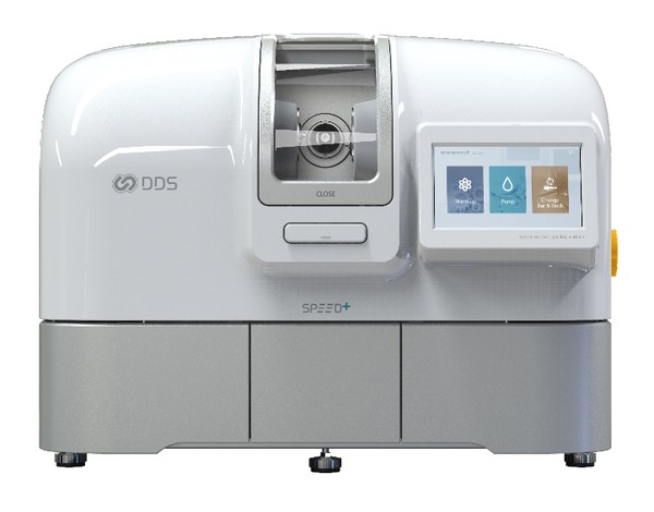 레이가 인수한 디디에스의 밀링머신. 이제 레이는 디디에스 인수로 디지털풀 라인업을 구축한 최초의 회사가 됐다.