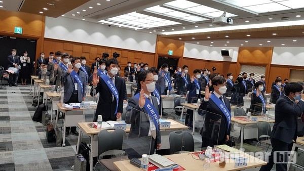 지난 4월24일 치협 대의원 총회가 대면으로 개최됐으나 치협 예산안이 부결되는 사상초유의 사태가 벌어졌다.