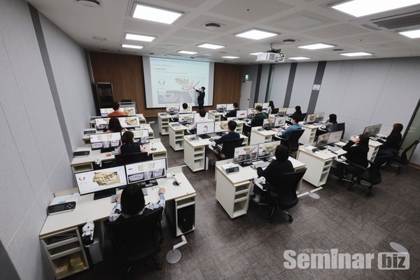 오스템 디지털 세미나실 