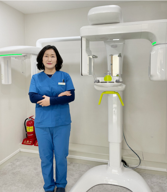 △ bright CT 앞에서 전미현 원장