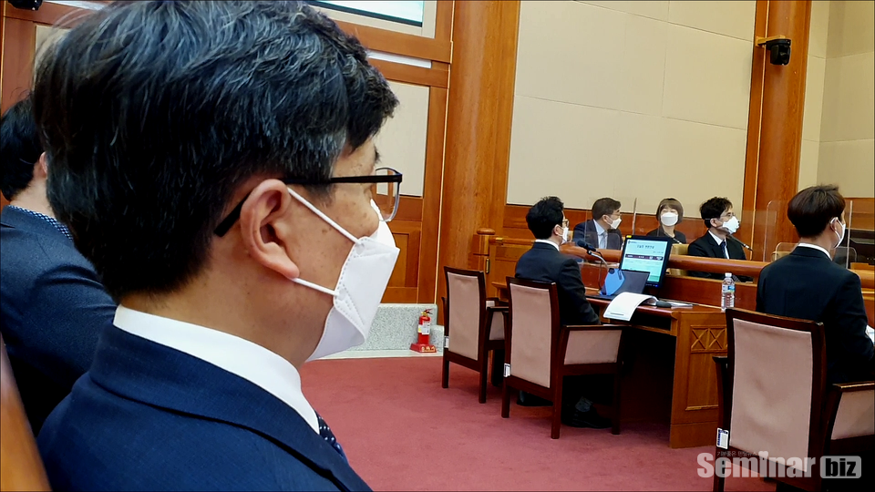 청구인측 대표로 김민겸 서울지부 회장이 직접 진술했다.