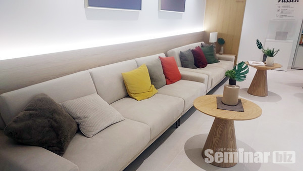 오스템 모델치과 대기실전경