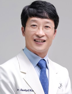 김석필 원장