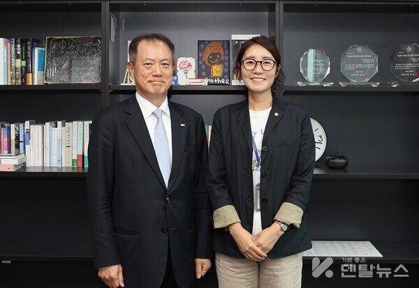 박태근협회장 (왼쪽) 강선우 의원(오른쪽)