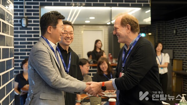 강정호대표(좌) 프레드릭아벨박사(우)