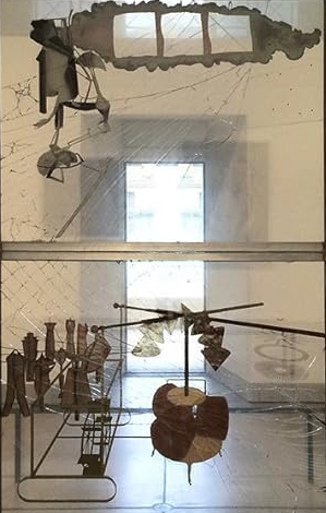 대형유리 (그녀의 독신자들에 의해 벗겨진 신의 부조차도), 1915~1923년, 유채, 유리와 납철사, 277/175cm 필라델피아미술관