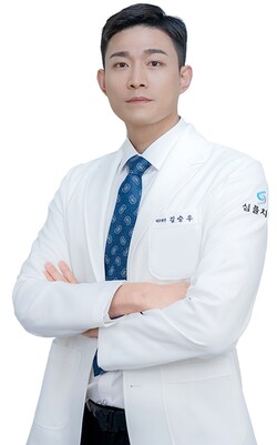 울산 심플치과 김승우 원장