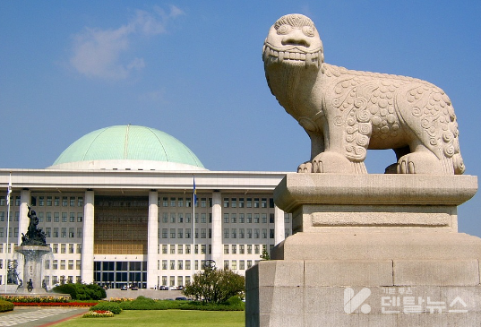 지역사회돌봄과 치매 어르신 구강관리 개선방안 마련 국회 토론회가 3월 21일(금) 오전 10시, 국회의원회관 제8간담회실에서 개최된다. 