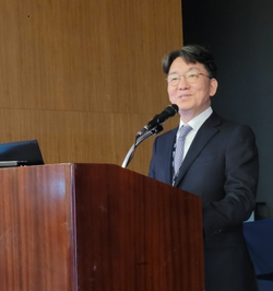 엄흥식 학술대회장