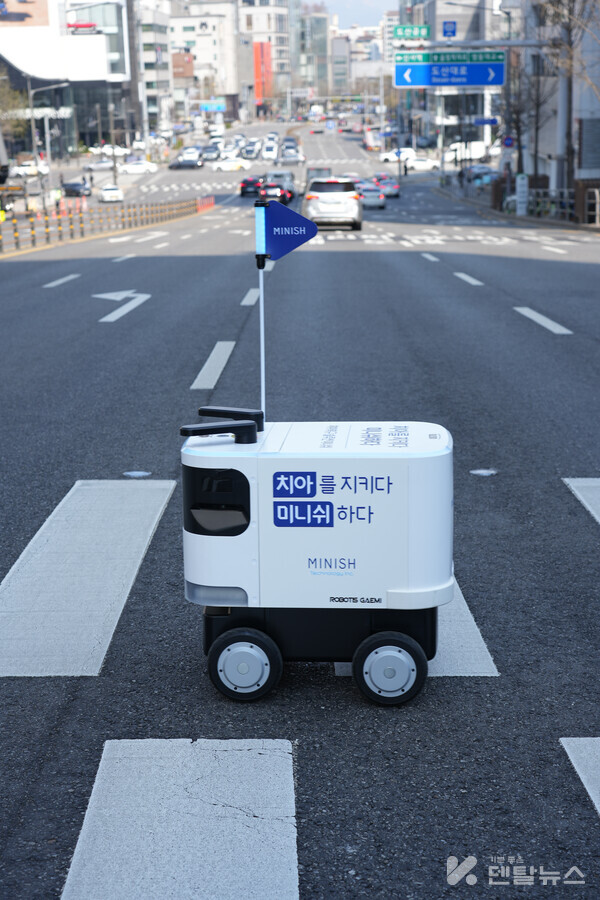미니쉬테크놀로지가 국내 최초 AI자율주행 로봇을 활용한 수복물 운반 시스템을 도입했다. 
