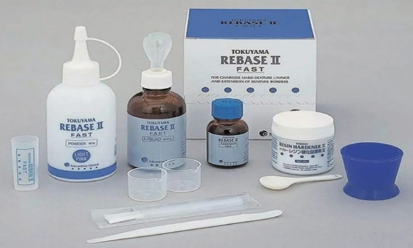 △ (그림 88) Tokuyama Rebase II (Relining Material). 치료실에서 사용하는 편리한 직접첨상 재료이며, Relining resin(powder, liquid), Rebase adhesive, Resin hardner 등을 포함한다.