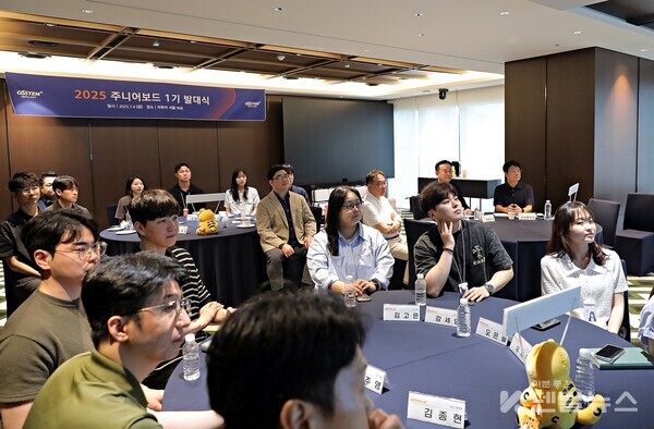 오스템임플란트는 지난 4일 서울 강서구 머큐어 서울 마곡에서 1기 주니어보드 발대식을 진행했다