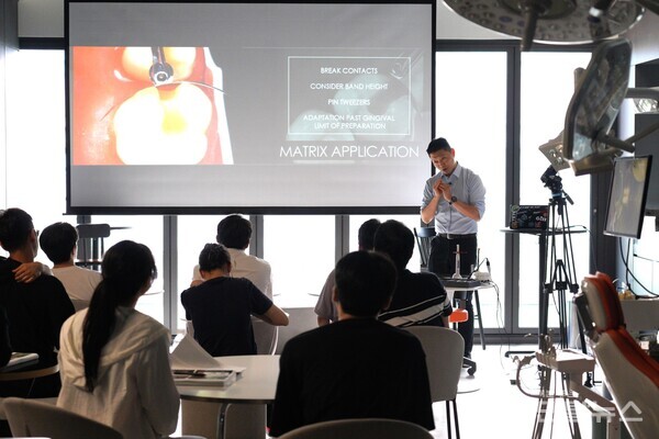 ㈜덴티스(대표 심기봉) OF는 8월 24일 서울 문정캠퍼스에서 ‘CTS_한국치의임상 Field Manual: 엔도·레진편’ 세미나를 진행했다. 덴탈뉴스