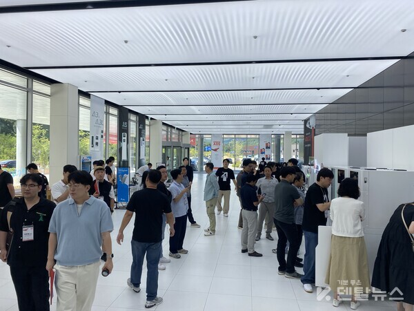 이번 ADS 2025는 치과기공사들이 기술 고도화와 기공소 운영 방향성에 대한 인사이트를 얻는 자리로 마련했다 덴탈뉴스