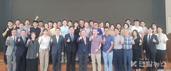 이번 집담회는 ‘치근피개술’을 단일 주제로, 최신 임상 지견을 나누는 열띤 학술의 장이 펼쳐졌다.  덴탈뉴스