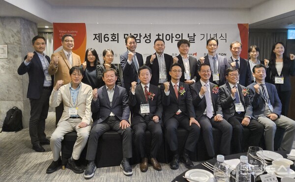 시린이의 발병률은 80% 이상이다. 하지만 민감성치아에 대한 객관적인 데이터나 자료는 국내에 아직 전무한 것으로 나타났다. 덴탈뉴스 