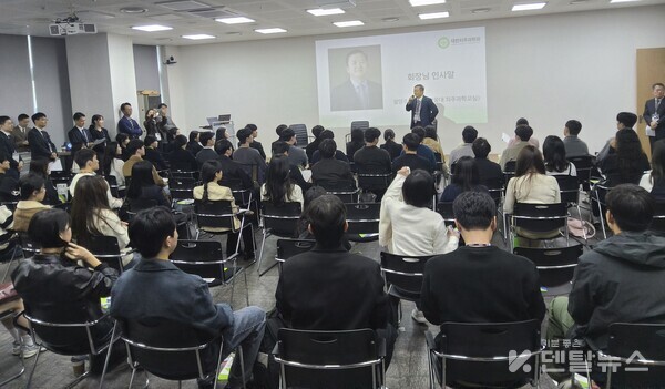 가치공감콘서트는  치주과 수련 지원자들(학부생, 인턴 및 공보의)에게 치주과학에 대한 이해의 폭을 넓히고 진로선택에 도움을 주기 위해 선배들의 치주과 의사로서의 치과진료 및 삶에 대해서 이야기를 나누는 자리다. 덴탈뉴스