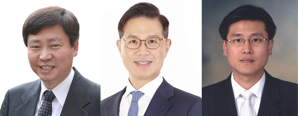 (왼쪽부터) 황현식 명예교수, 김기범 교수, 조진형 교수 